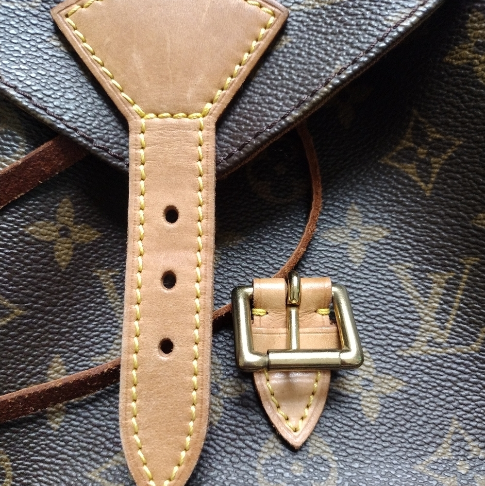 Auth. Louis Vuitton Montsouris MM Rucksack - Picture 14 of 17